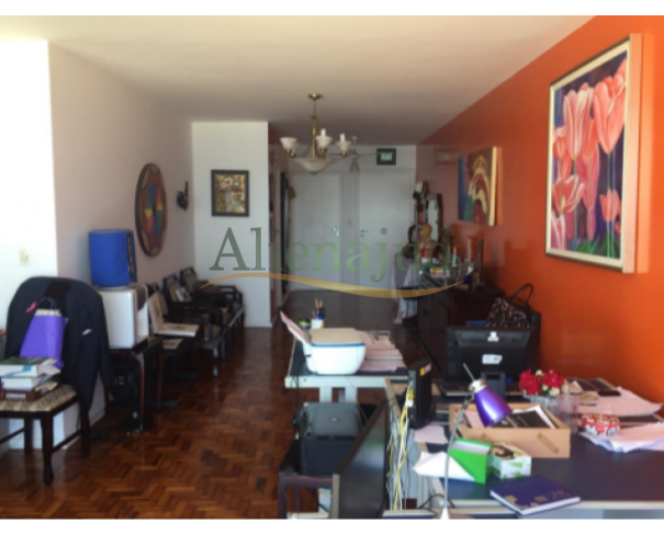 Foto de DIREITOS - Apart. c/ 3 dorms. e área útil de 135,223m² situado na Av. Vicente de Carvalho em Santos/SP