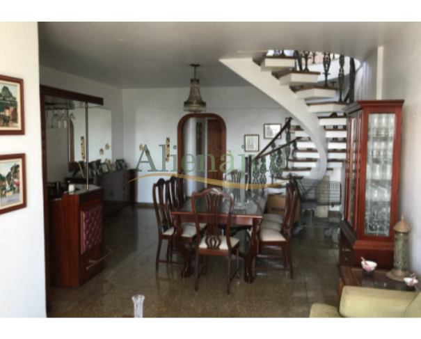 Foto de Apart. duplex c/ 4 dorms. e 361,72m² de área útil situado na Rua Egydio Martins em Santos/SP