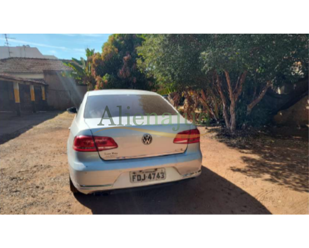 Foto de Dois veículos - I/VW Passat 2.0T e I/KIA Sorento EX2 3.5 G27