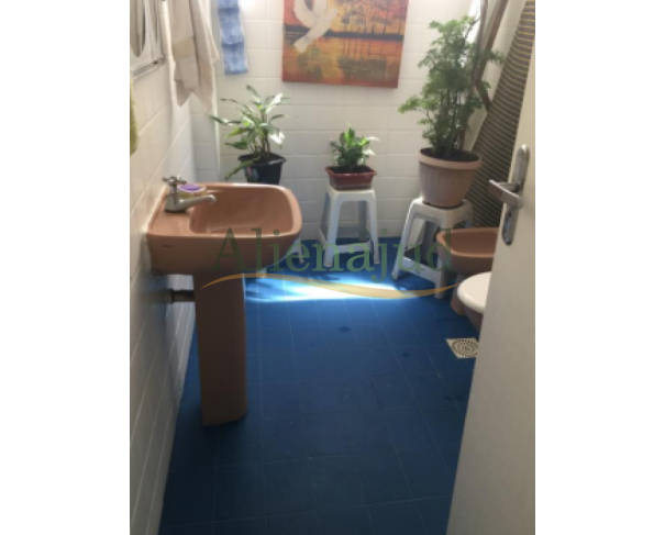 Foto de DIREITOS - Apart. c/ 3 dorms. e área útil de 135,223m² situado na Av. Vicente de Carvalho em Santos/SP