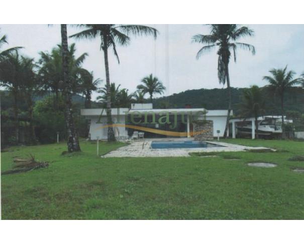 Foto de Casa de Alto Padrão com área total de 2.340 m² - Guarujá/SP