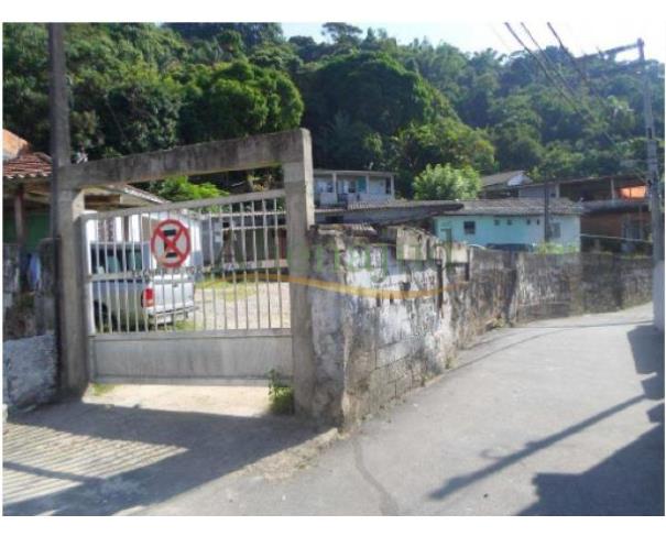 Foto de Terreno c/ 431m² situado a Rua F, s/n - Morro do José Menino - Santos/SP