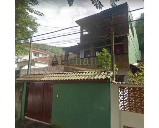 Foto de DIREITOS - Triplex situado a Rua Euclides de Campos - Itararé - São Vicente/SP