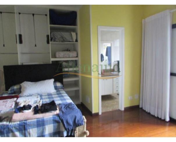 Foto de Apart. 4 suítes c/ área útil de 397m² situado a Rua Castro Alves - Embaré - Santos/SP