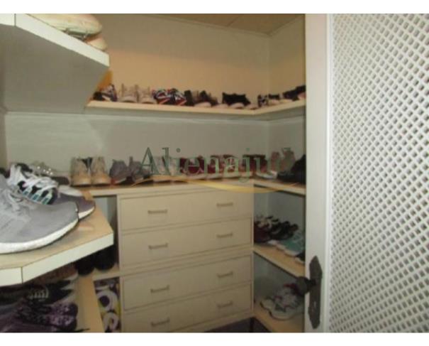 Foto de Apart. 4 suítes c/ área útil de 397m² situado a Rua Castro Alves - Embaré - Santos/SP