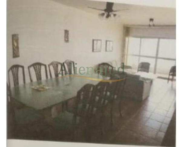 Foto de Apart. c/ área útil de 192m² situado a Av. Gen. Monteiro de Barros - Vila Luis Antonio - Guarujá/SP