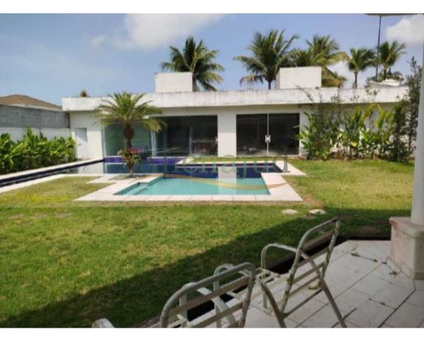 Foto de Residência c/ 468m² no Jardim Acapulco - Guarujá/SP