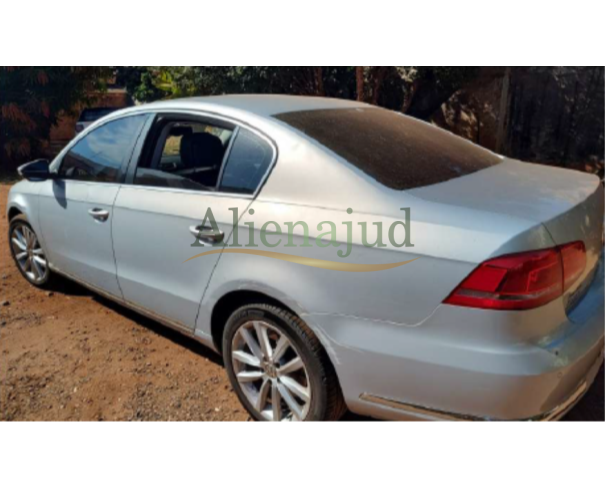 Foto de Dois veículos - I/VW Passat 2.0T e I/KIA Sorento EX2 3.5 G27