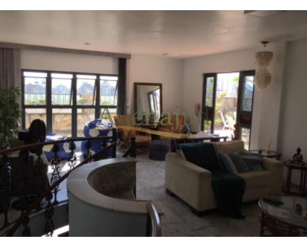 Foto de Apart. duplex c/ 4 dorms. e 361,72m² de área útil situado na Rua Egydio Martins em Santos/SP