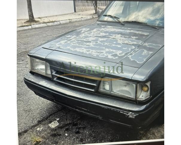 Foto de LOTE 081 - Veículo GM/Opal a Comodor SL/E, cinza, 1992/1992