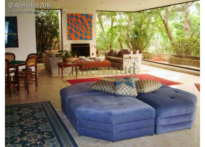 Imagem do imóvel 50% de Casa de Alto Padrão em São Paulo Casa Alto Padrão em São Paulo/SP