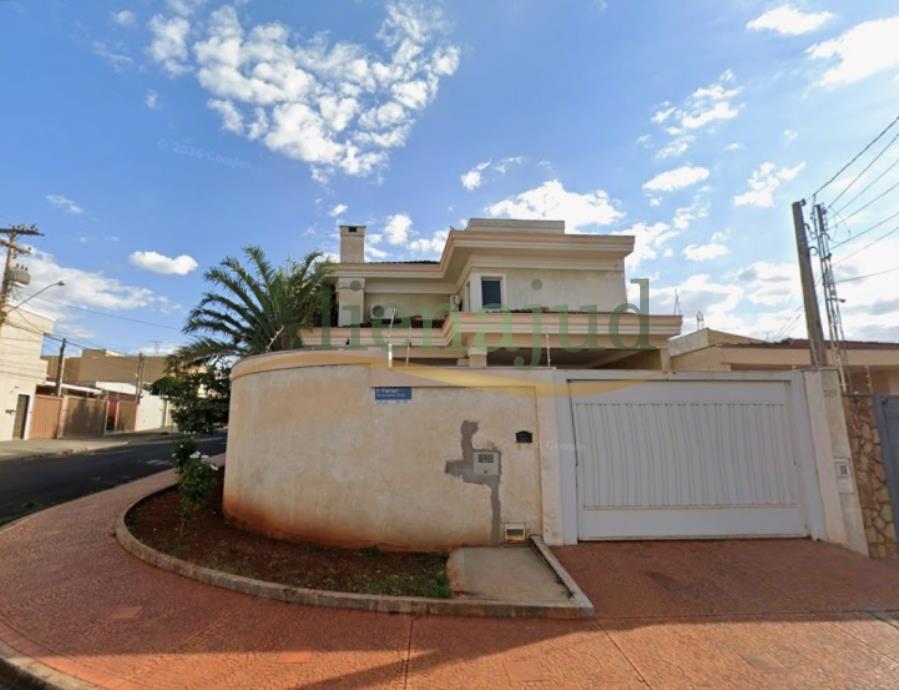 Sobrado c/ 300m² e 3 dorm. em Ribeirão Preto/SP
