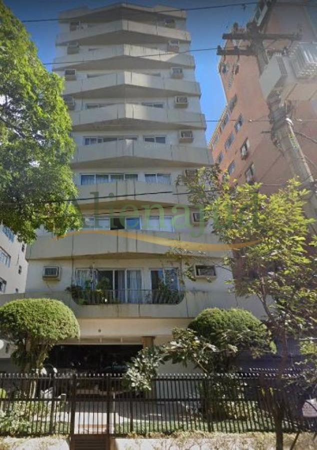Apart. c/ 2 dorms. e área exclusiva de 88,00m² situado na Rua Jorge Tibiriçá em Santos/SP