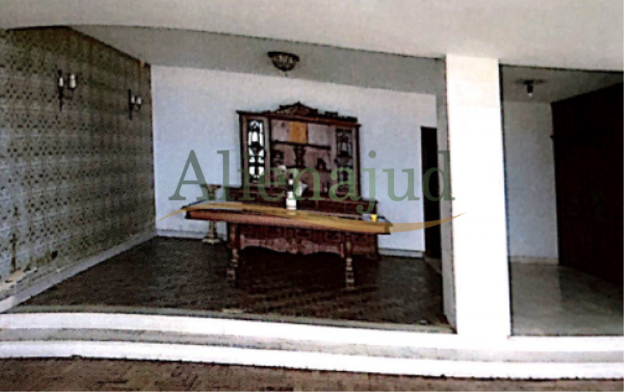 Apart. c/ área total construída de 450,62m² situado na Av. Vicente de Carvalho em Santos/SP