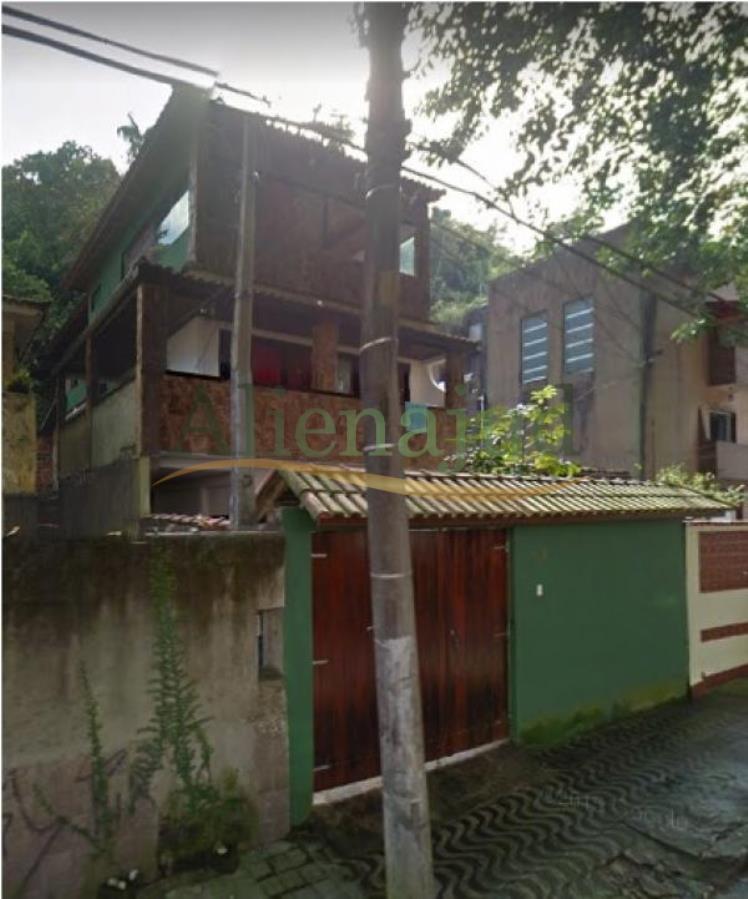 DIREITOS - Triplex situado a Rua Euclides de Campos - Itararé - São Vicente/SP