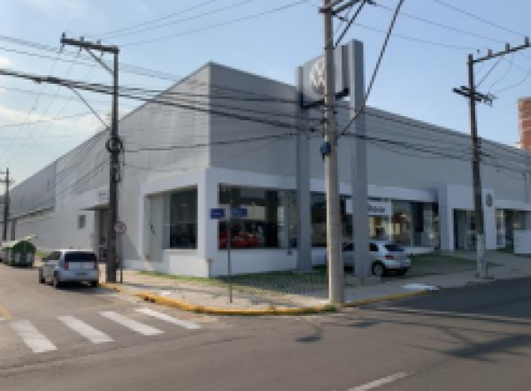 DIREITOS - Prédio industrial c/ área de 1.906,22m² situado no quarteirão Av. Getúlio Vargas