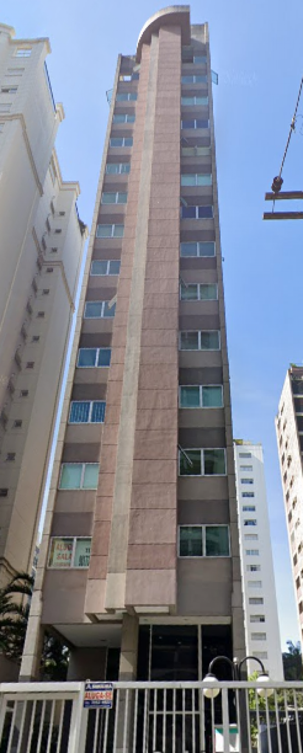 Escritório c/ área privativa de 31,63m² situado à Rua Padre João Manoel